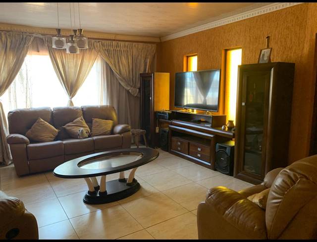 3 BEDROOM HOUSE FOR SALE IN MEYERTON PARK